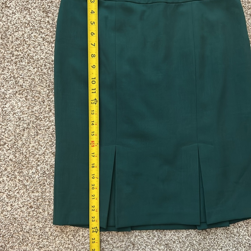Black Label by Evan Picone Green Blazer & Skirt Suit Set - Picture 7 of 11